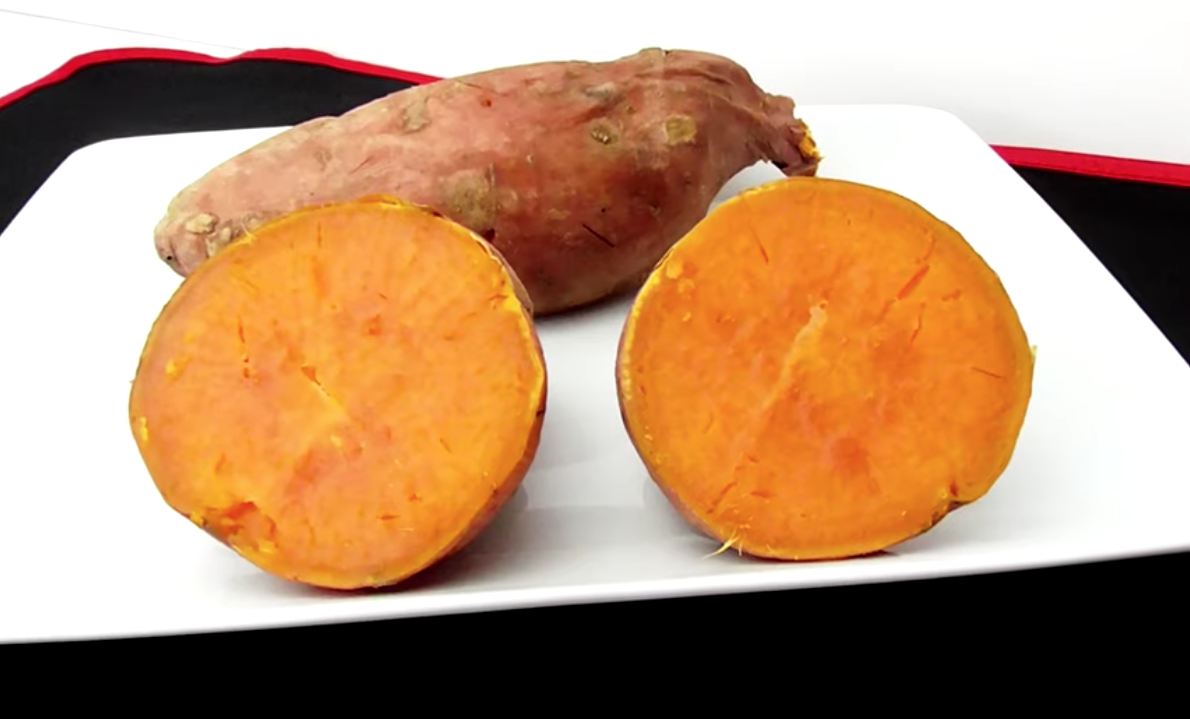 Gazpacho Almeriense con huevos cocidos y boniato.